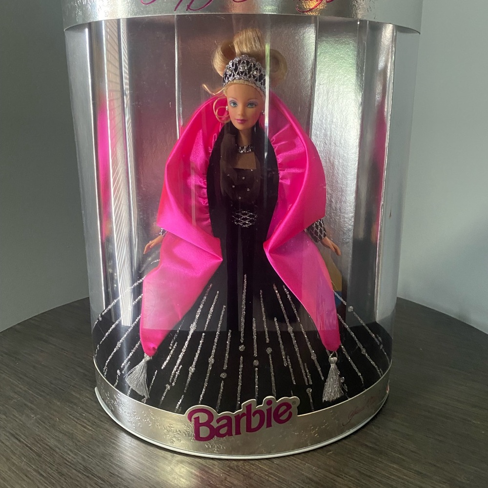 NIB 1998 Happy Holidays Barbie Doll - Picture 1 of 6